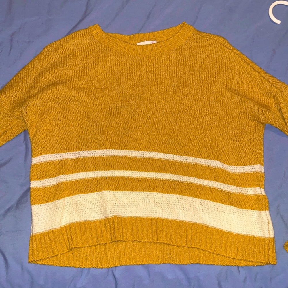 MUSTARD YELLOW SWEATER
